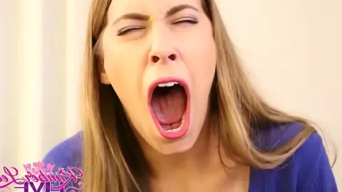 kimber lee looks pretty sexy by doing literally anything 1733431790
